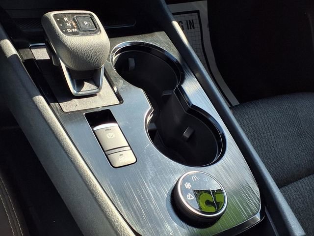 Used 2025 Nissan Rogue SV image 12