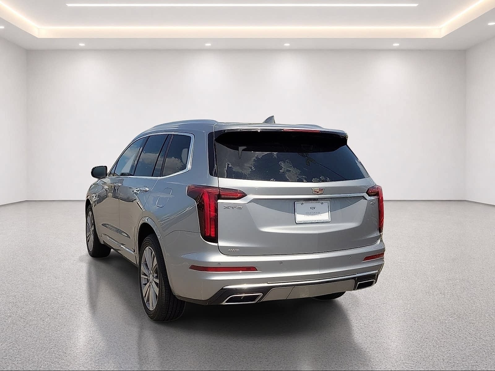 Certified 2025 Cadillac XT6 Premium Luxury AWD/4WD image 4