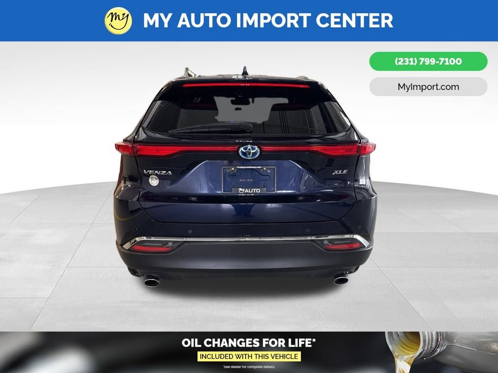 Used 2023 Toyota Venza XLE image 6