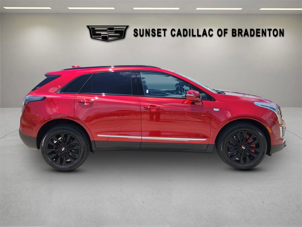New 2026 Cadillac XT5 Sportv w/ LPO, Red Accent Package AWD/4WD image 3