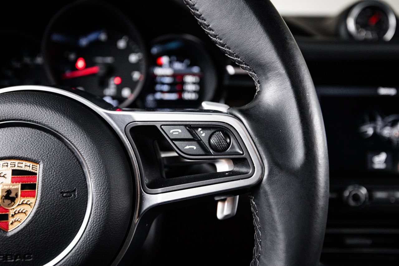 Certified 2021 Porsche Macan AWD/4WD image 16