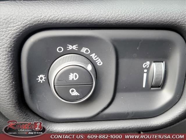 Used 2025 RAM 1500 Big Horn AWD/4WD image 30