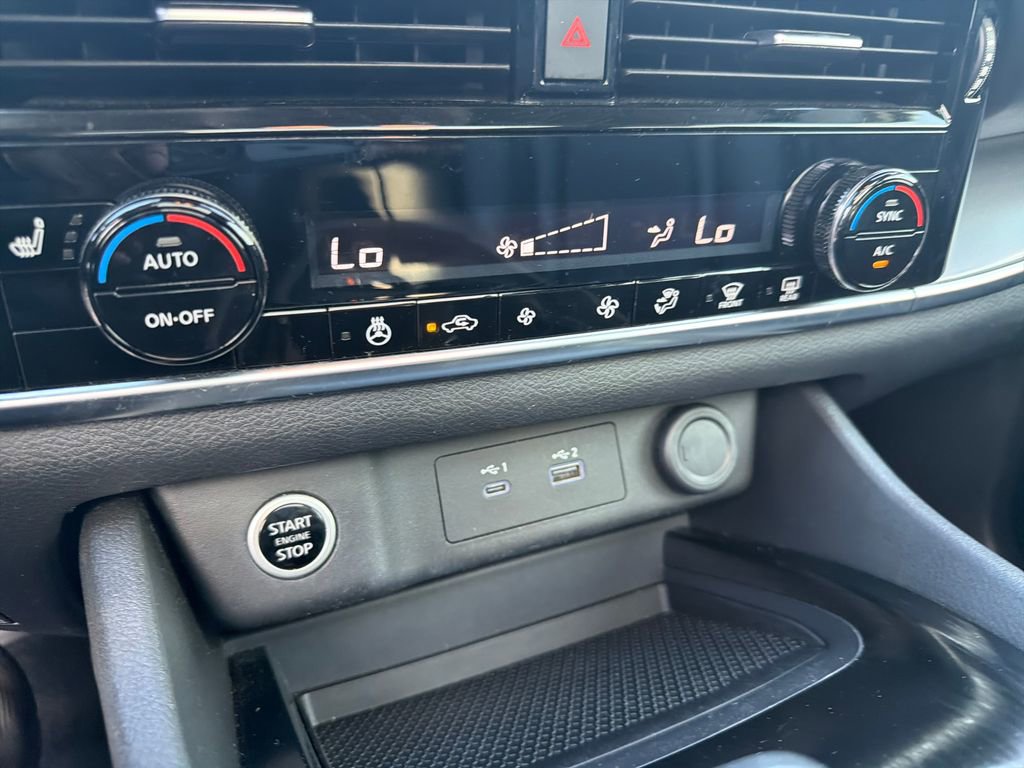 Used 2021 Nissan Rogue SV w/ Premium Package FWD image 37