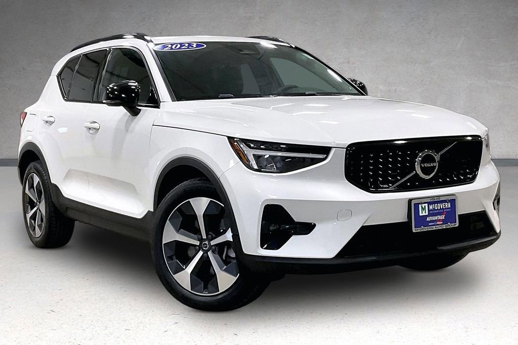 Certified 2023 Volvo XC40 B5 Plus w/ Protection Package Premier AWD/4WD image 3