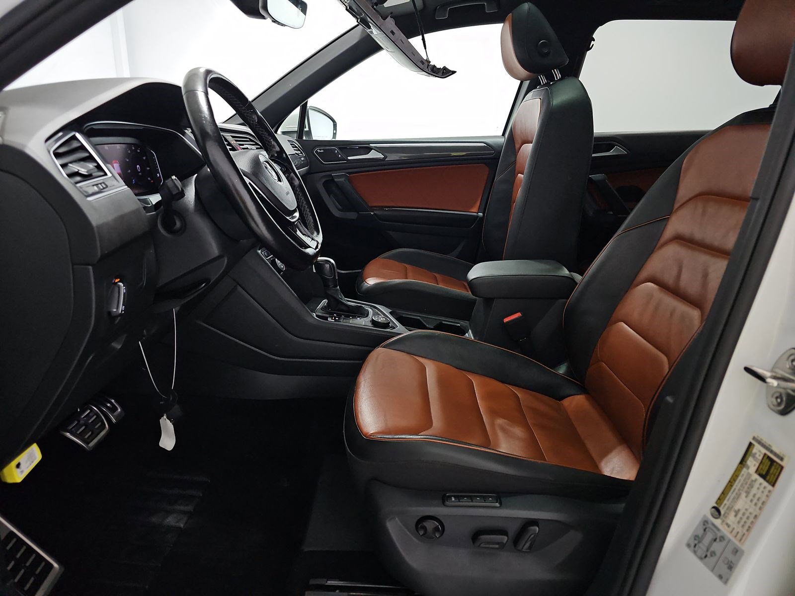 Used 2020 Volkswagen Tiguan SEL Premium R-Line image 8