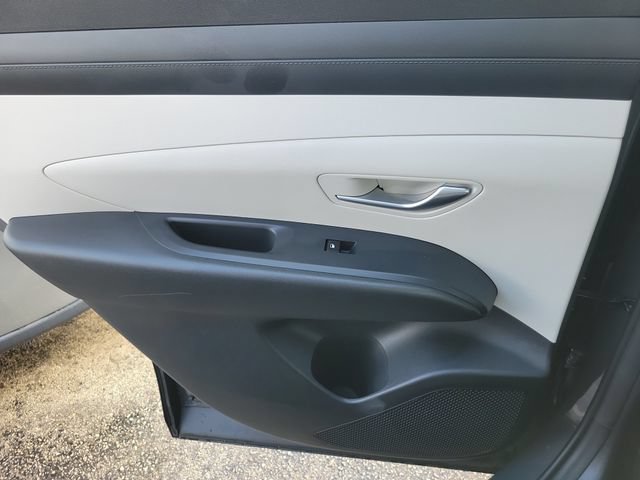 Used 2025 Hyundai Tucson SE FWD image 14