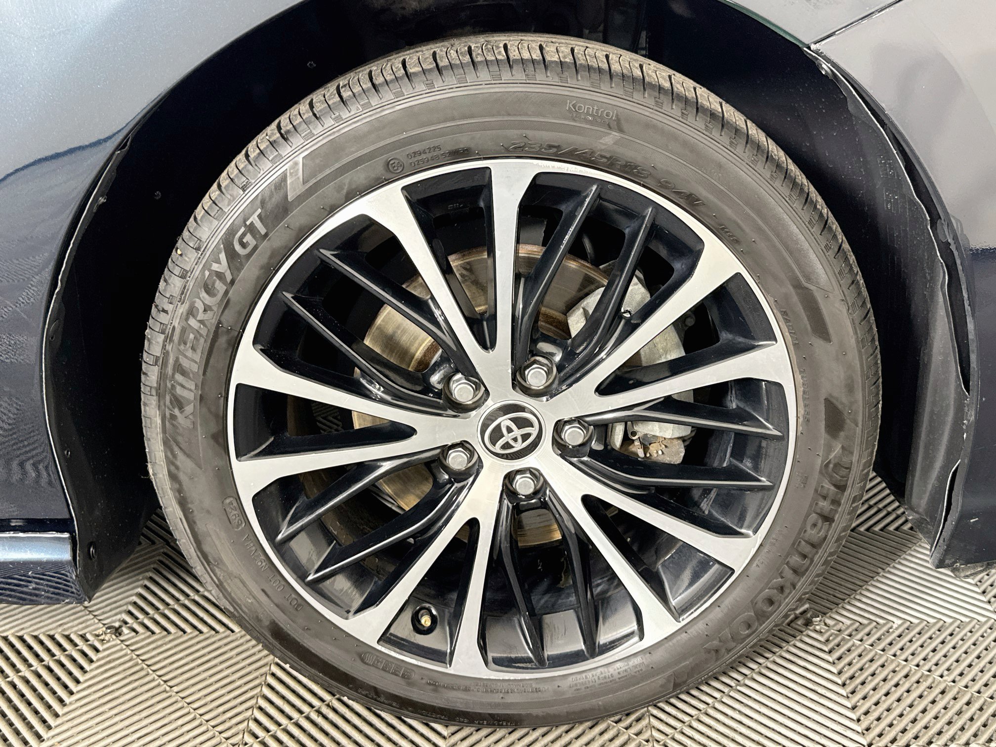 Used 2020 Toyota Camry SE FWD image 29