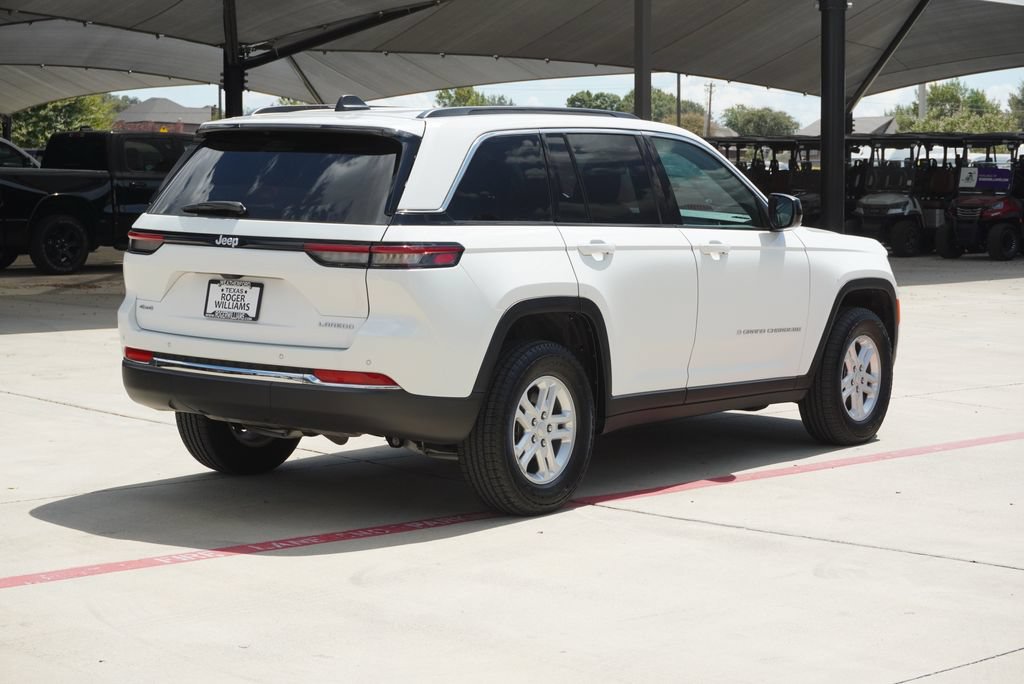 Used 2025 Jeep Grand Cherokee Laredo AWD/4WD image 5