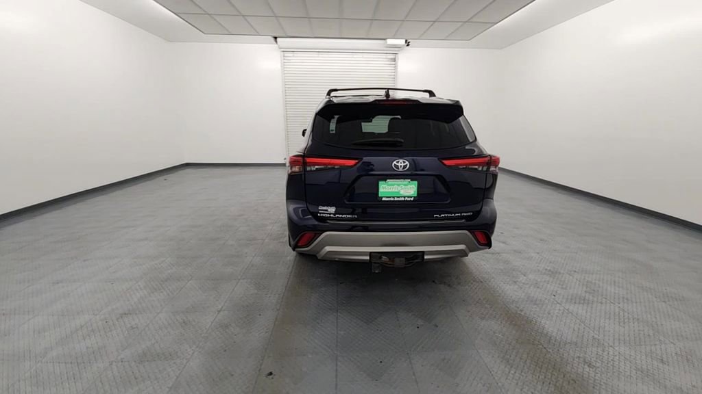 Used 2021 Toyota Highlander Limited image 7