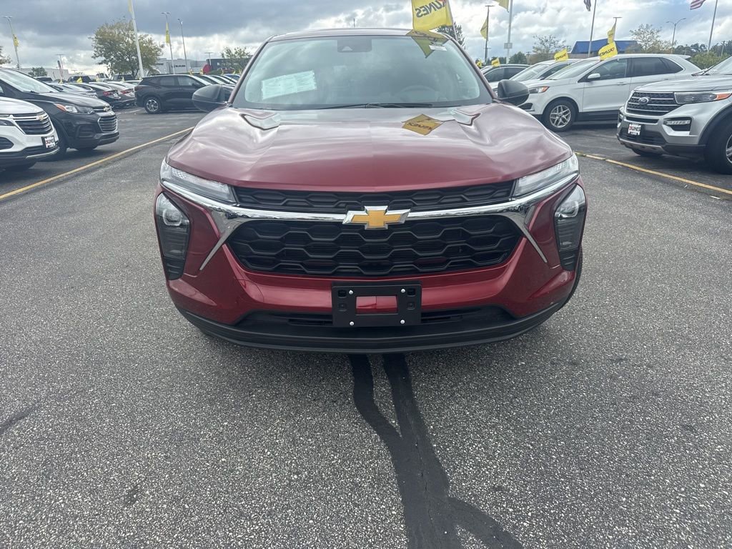 Used 2025 Chevrolet Trax LS image 3