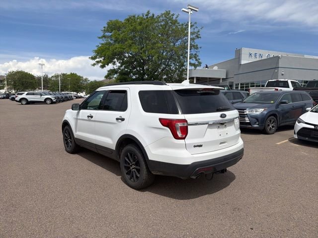 Used 2016 Ford Explorer 4WD image 3