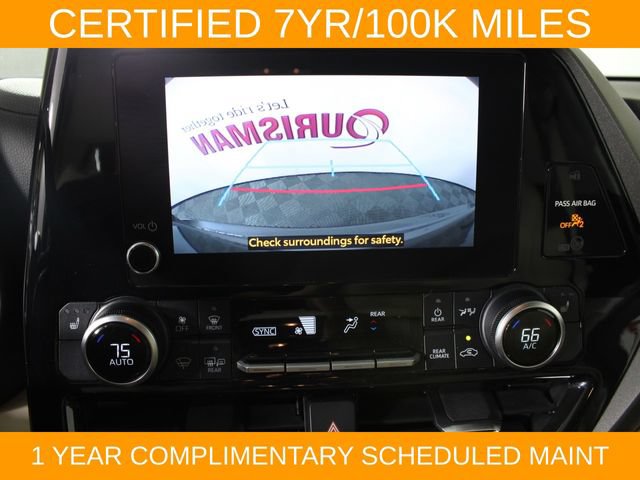 Used 2024 Toyota Highlander XLE AWD/4WD image 25