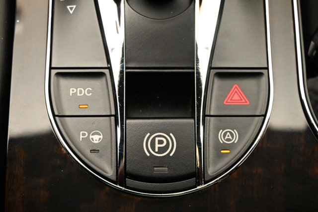 Used 2019 Bentley Bentayga image 23