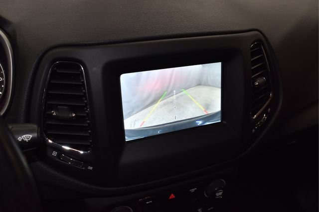 Used 2019 Jeep Compass Latitude w/ Cold Weather Group AWD/4WD image 18