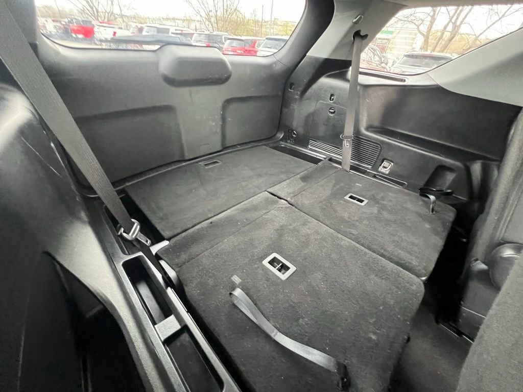 Used 2023 Ford Explorer XLT w/ Equipment Group 202A image 31