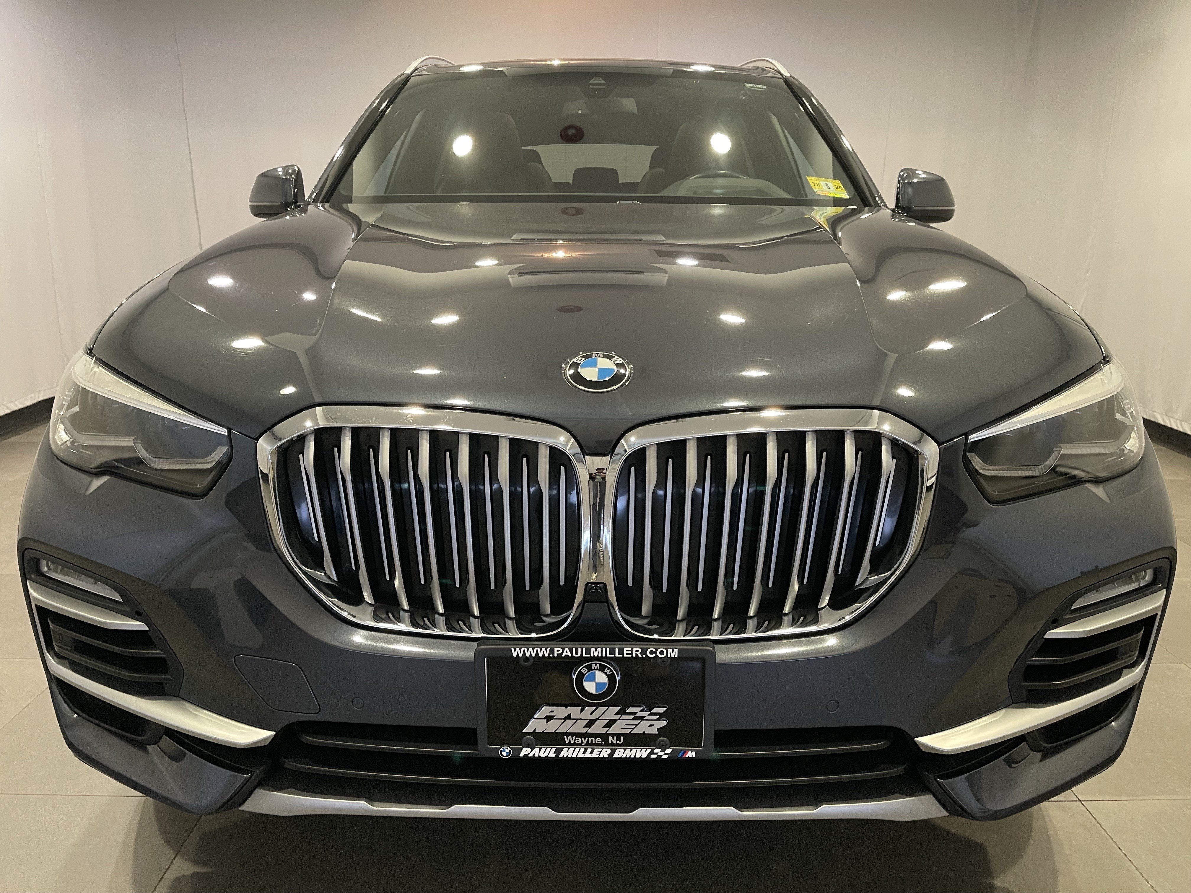 Used 2019 BMW X5 xDrive40i w/ Premium Package 2 AWD/4WD image 2