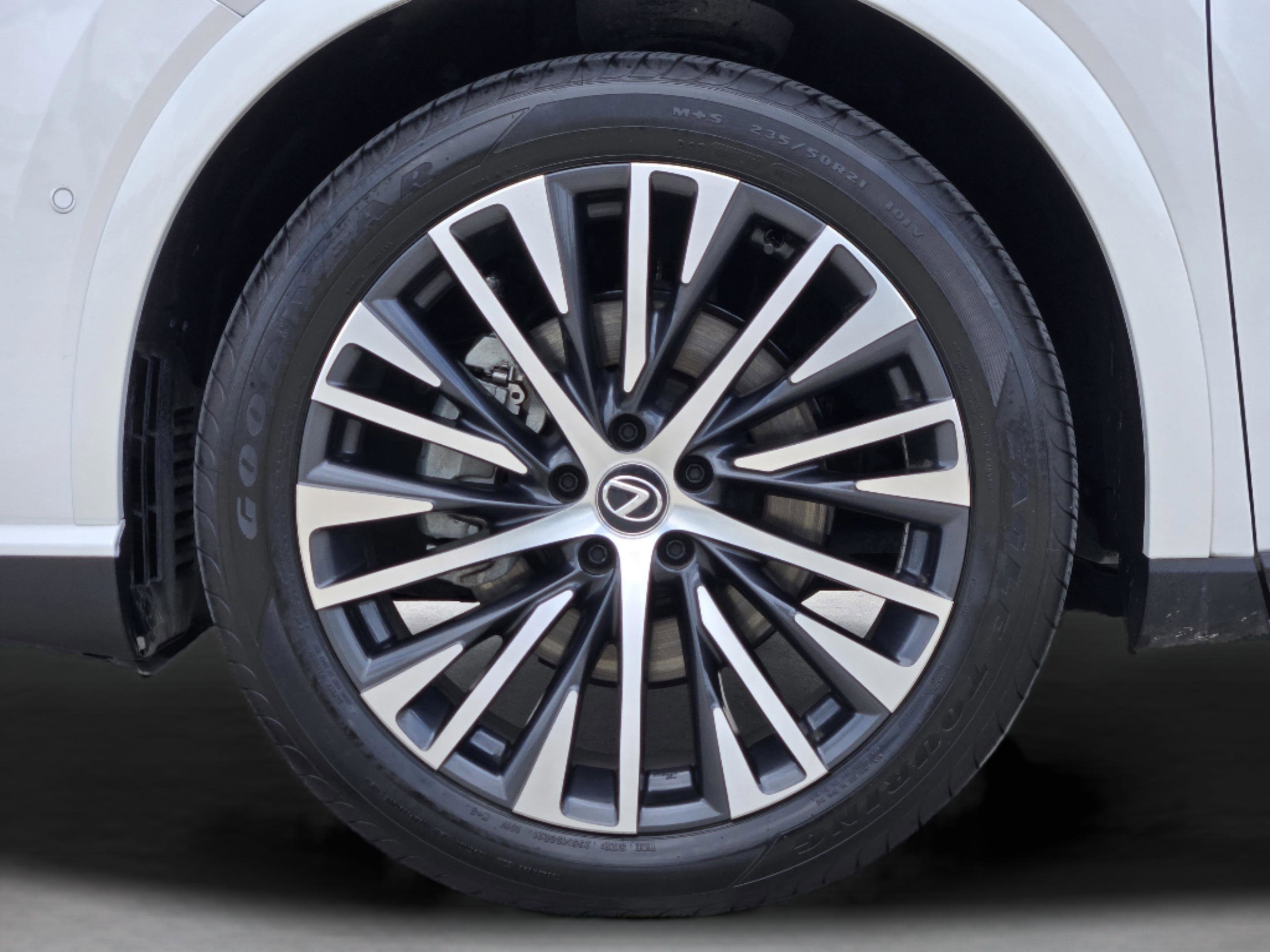 Used 2025 Lexus RX 350 Premium Plus w/ Convenience Package FWD image 39
