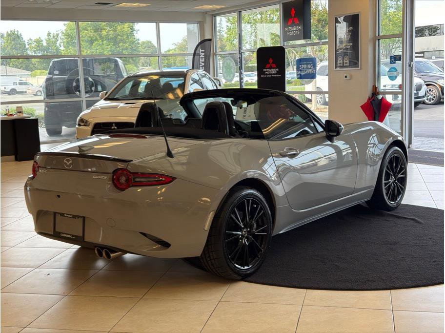 Used 2024 MAZDA MX-5 Miata Club RWD image 6