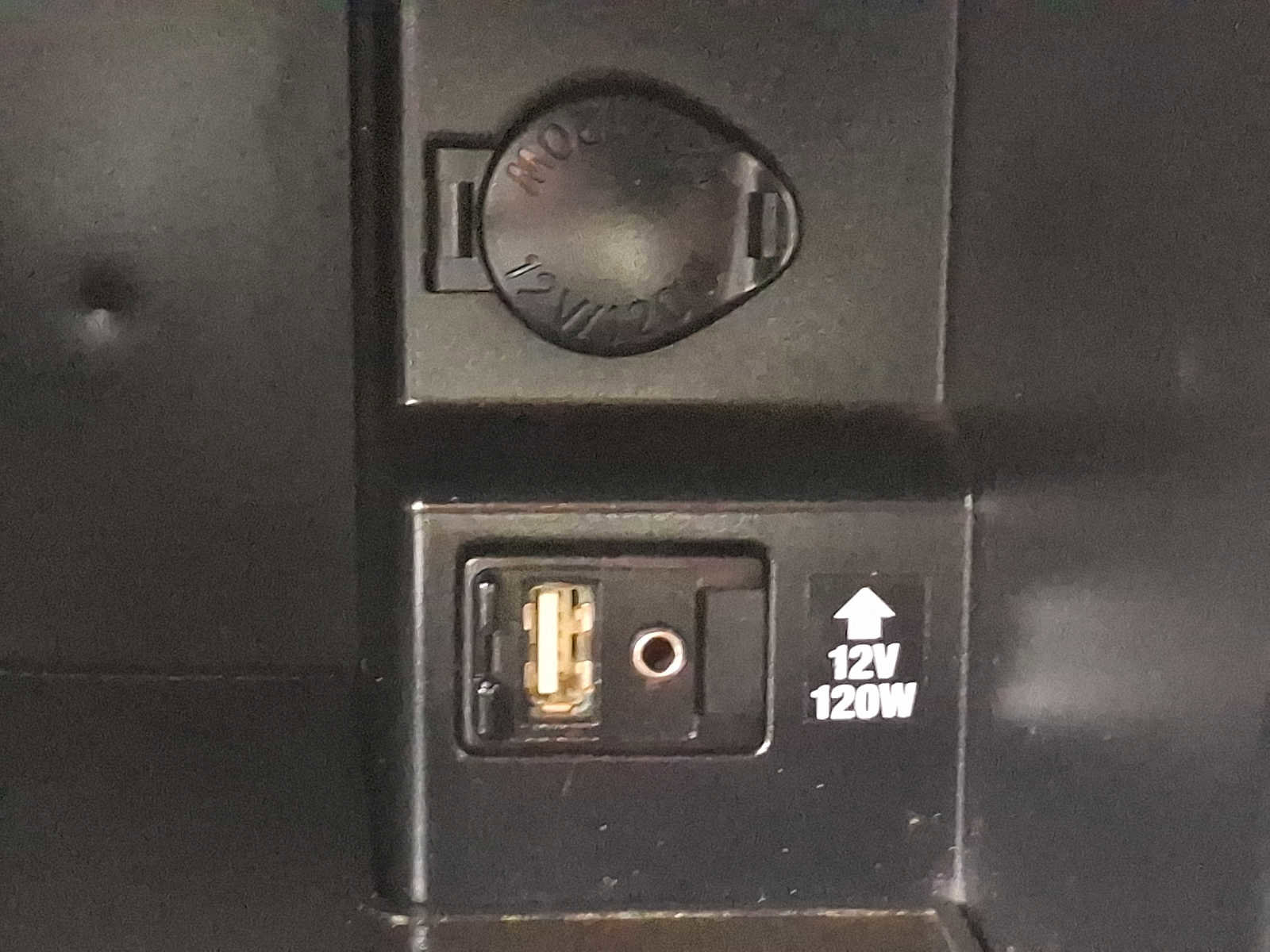 Used 2012 Toyota Camry L image 23