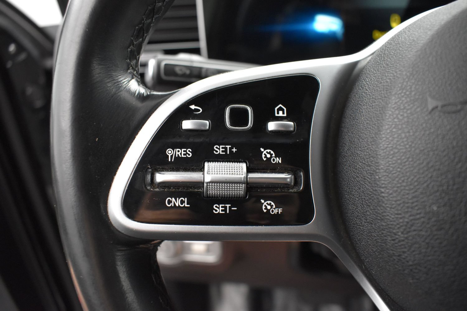 Used 2021 Mercedes-Benz GLE 350 4MATIC image 6