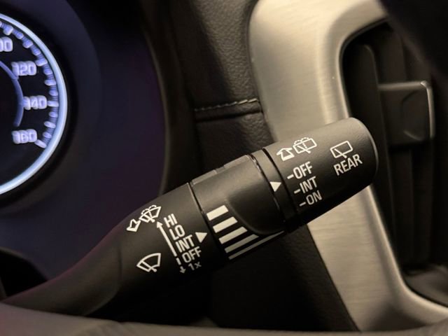 Used 2024 GMC Terrain SLE w/ Driver Convenience Package image 26