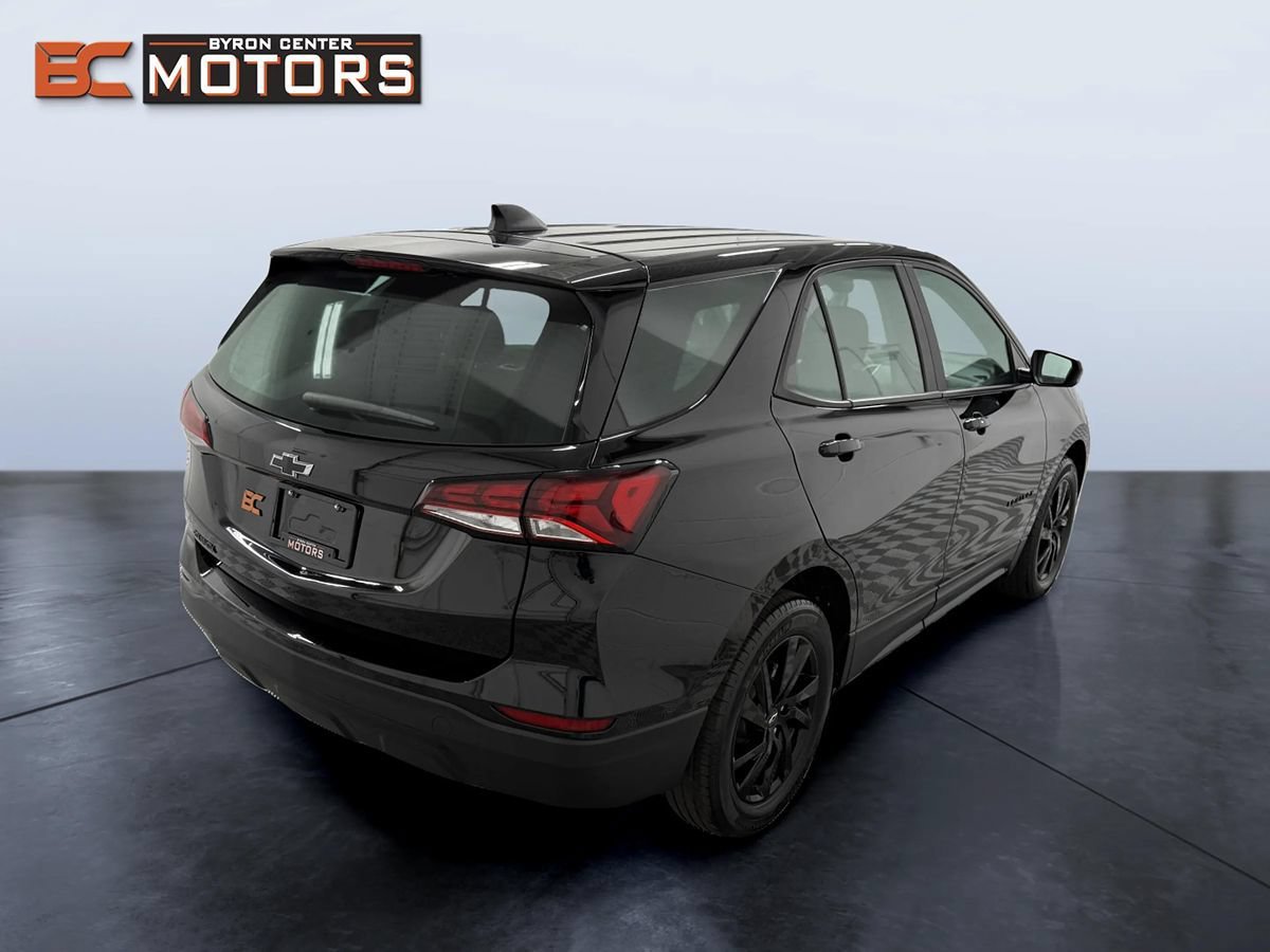 Used 2023 Chevrolet Equinox LS w/ Midnight Edition FWD image 6