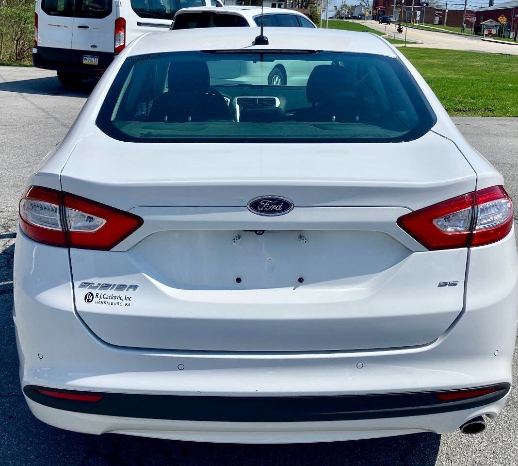 Used 2016 Ford Fusion SE image 5