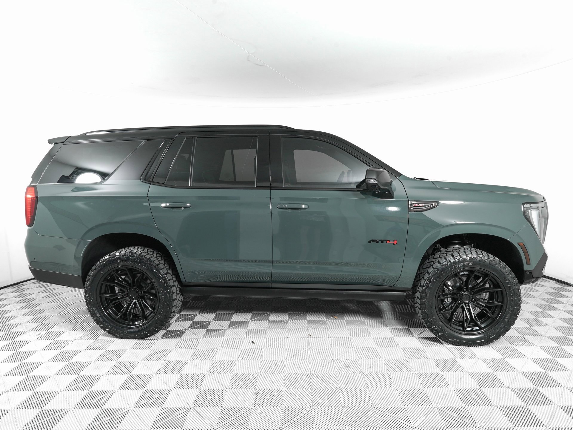 Used 2026 GMC Yukon AT4 Ultimate w/ LPO, Floor Liner Package image 5