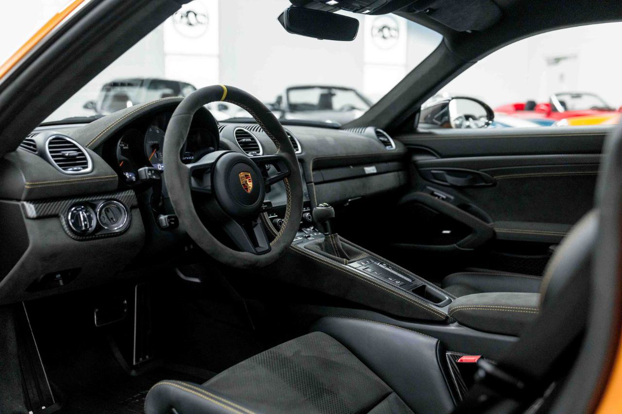 Used 2025 Porsche 718 Cayman GT4 RS image 2