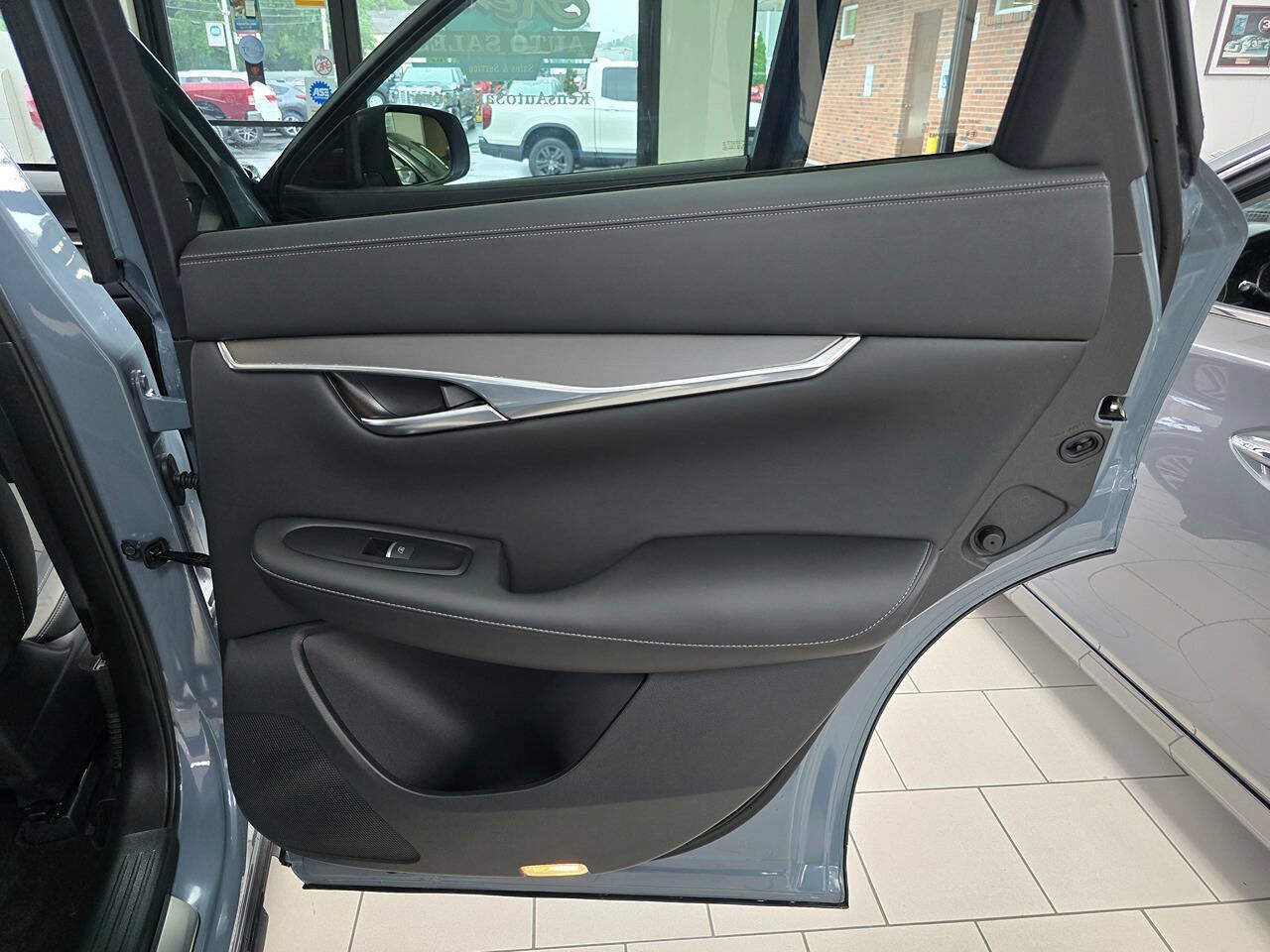 Used 2023 INFINITI QX50 Luxe AWD/4WD image 21