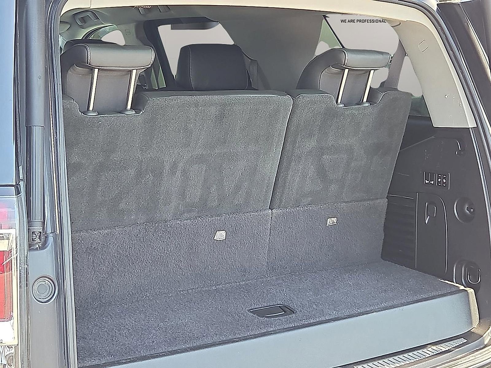 Used 2017 GMC Yukon SLT image 8
