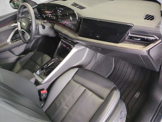 Certified 2025 Audi Q5 Premium Plus w/ Premium Plus image 24