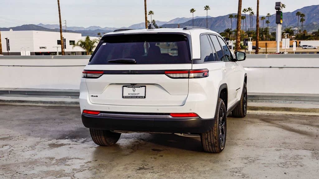 New 2026 Jeep Grand Cherokee Altitude AWD/4WD image 9