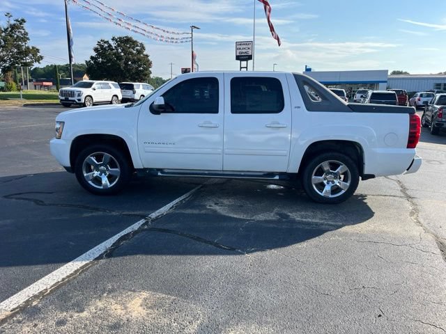 Used 2011 Chevrolet Avalanche LT AWD/4WD image 32