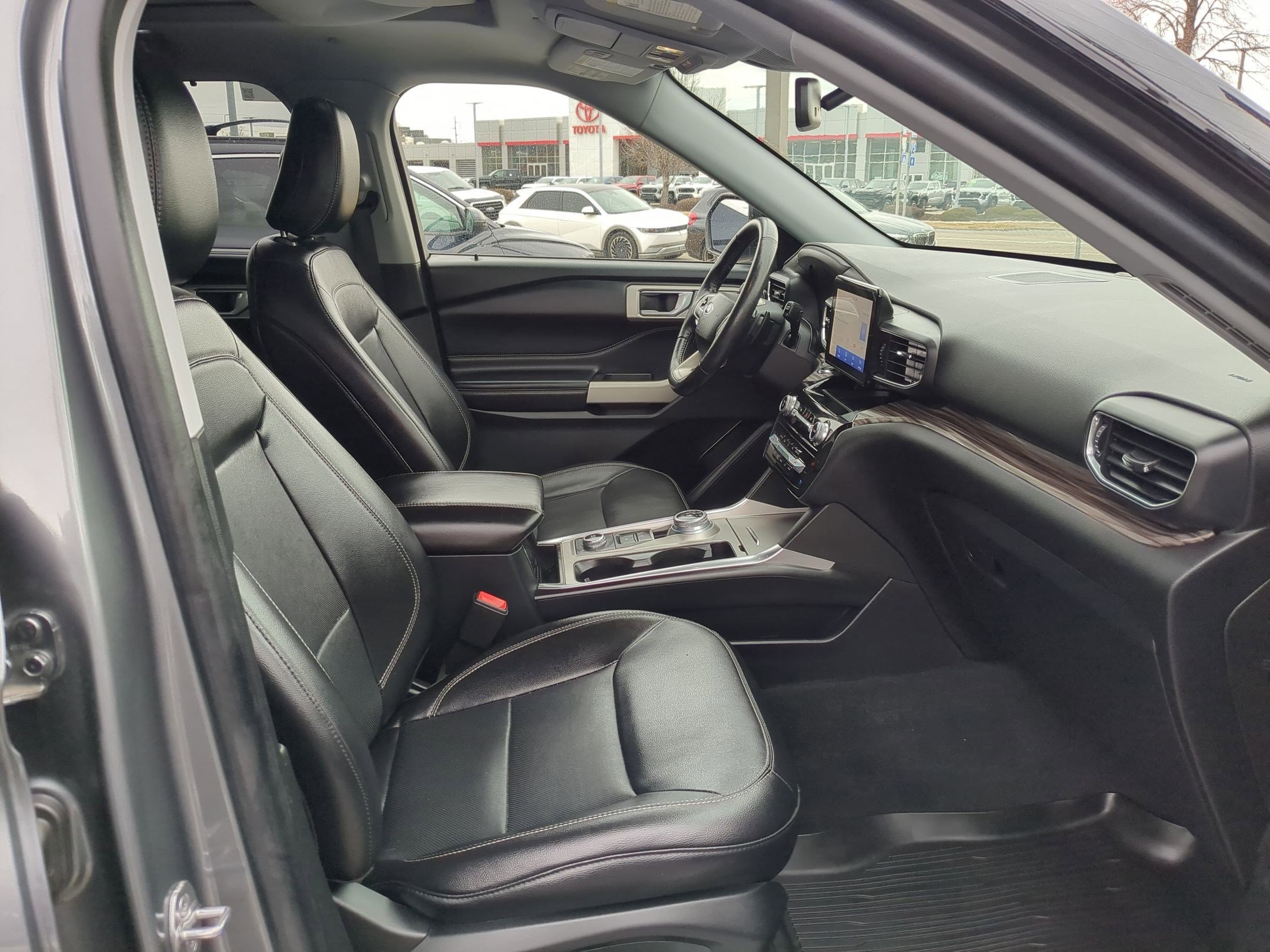 Used 2021 Ford Explorer Limited w/ Hybrid Equipment Group 310A image 33