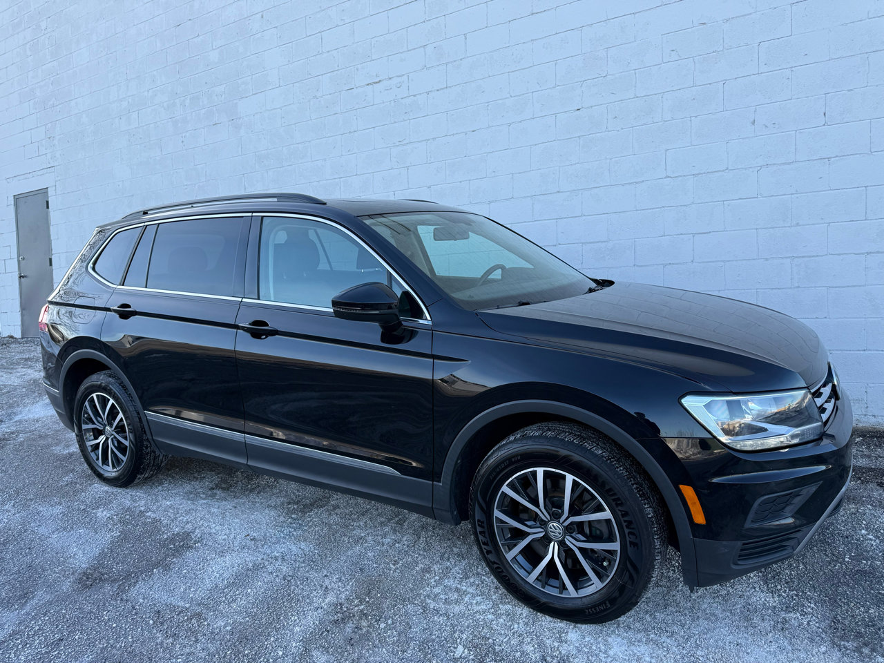 Used 2020 Volkswagen Tiguan SE w/ Panoramic Sunroof Package image 20