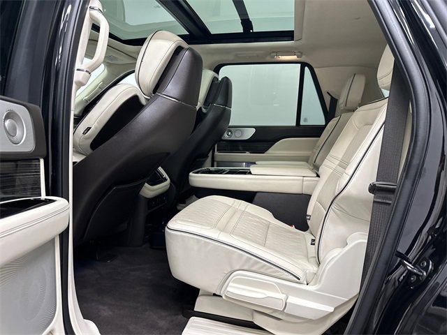 Used 2022 Lincoln Navigator L Black Label image 20