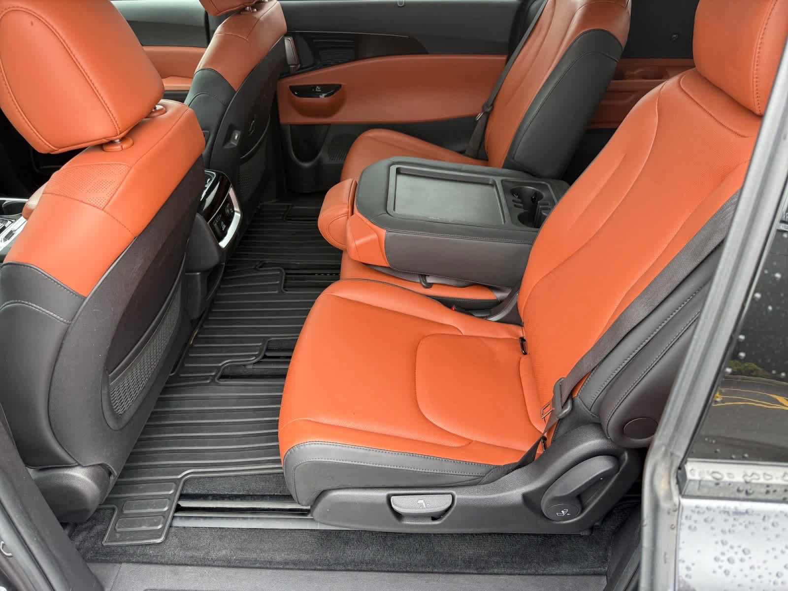 Used 2023 Kia Carnival SX FWD image 11