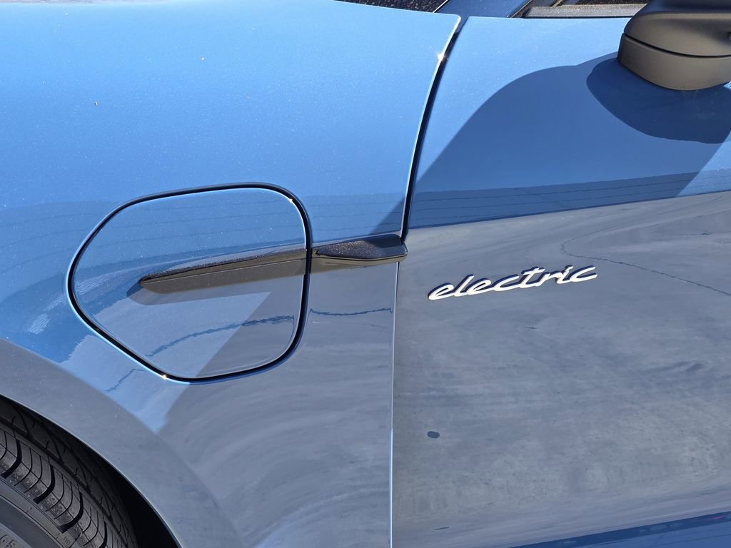 New 2026 Porsche Taycan AWD/4WD image 30