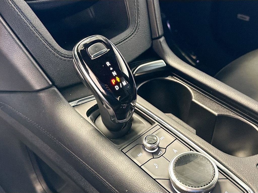 Used 2025 Cadillac XT6 Sport image 16