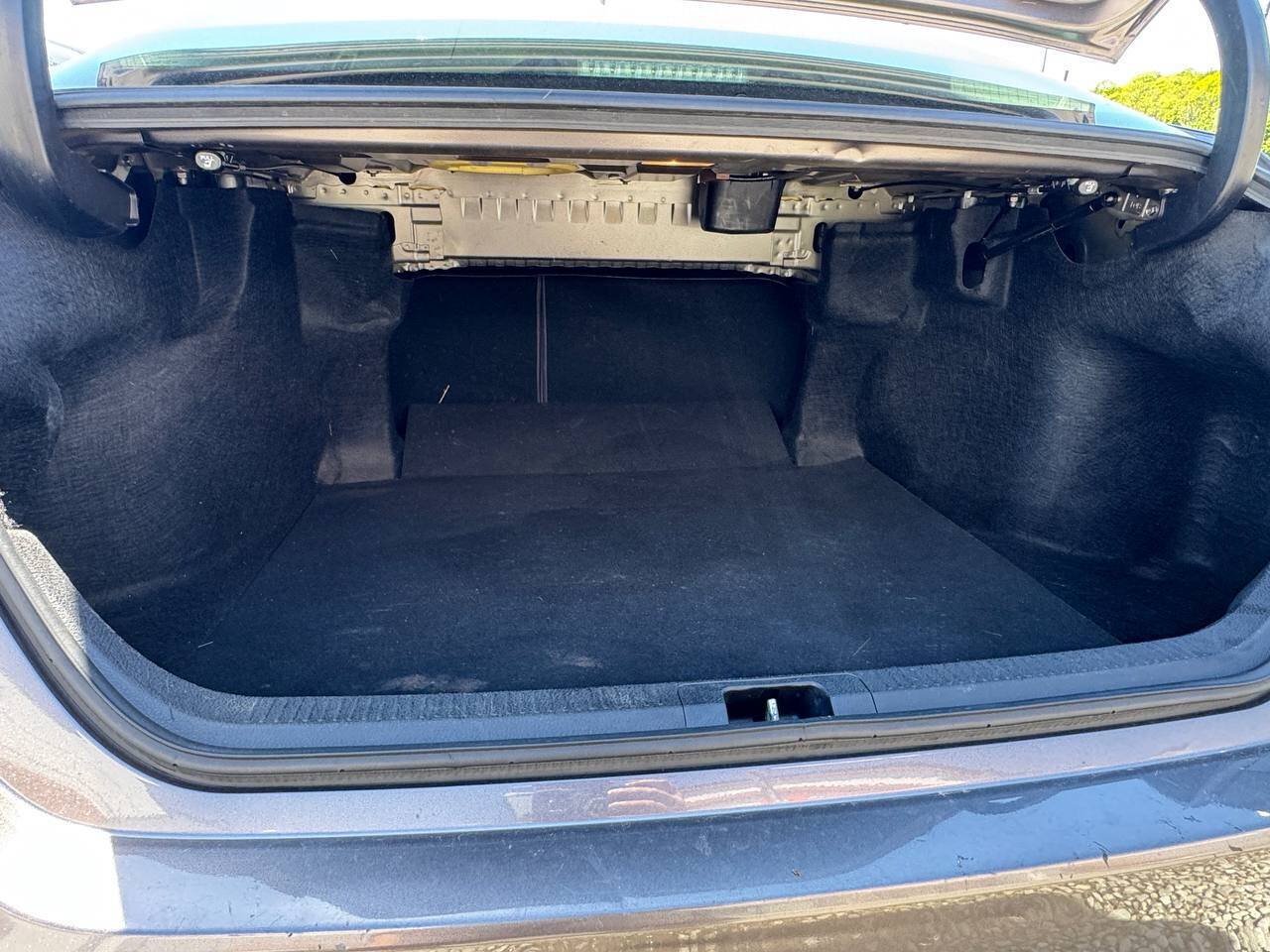 Used 2019 Toyota Camry LE w/ Convenience Package FWD image 17