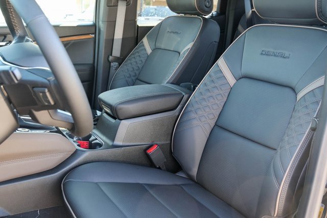 New 2026 GMC Canyon Denali image 11