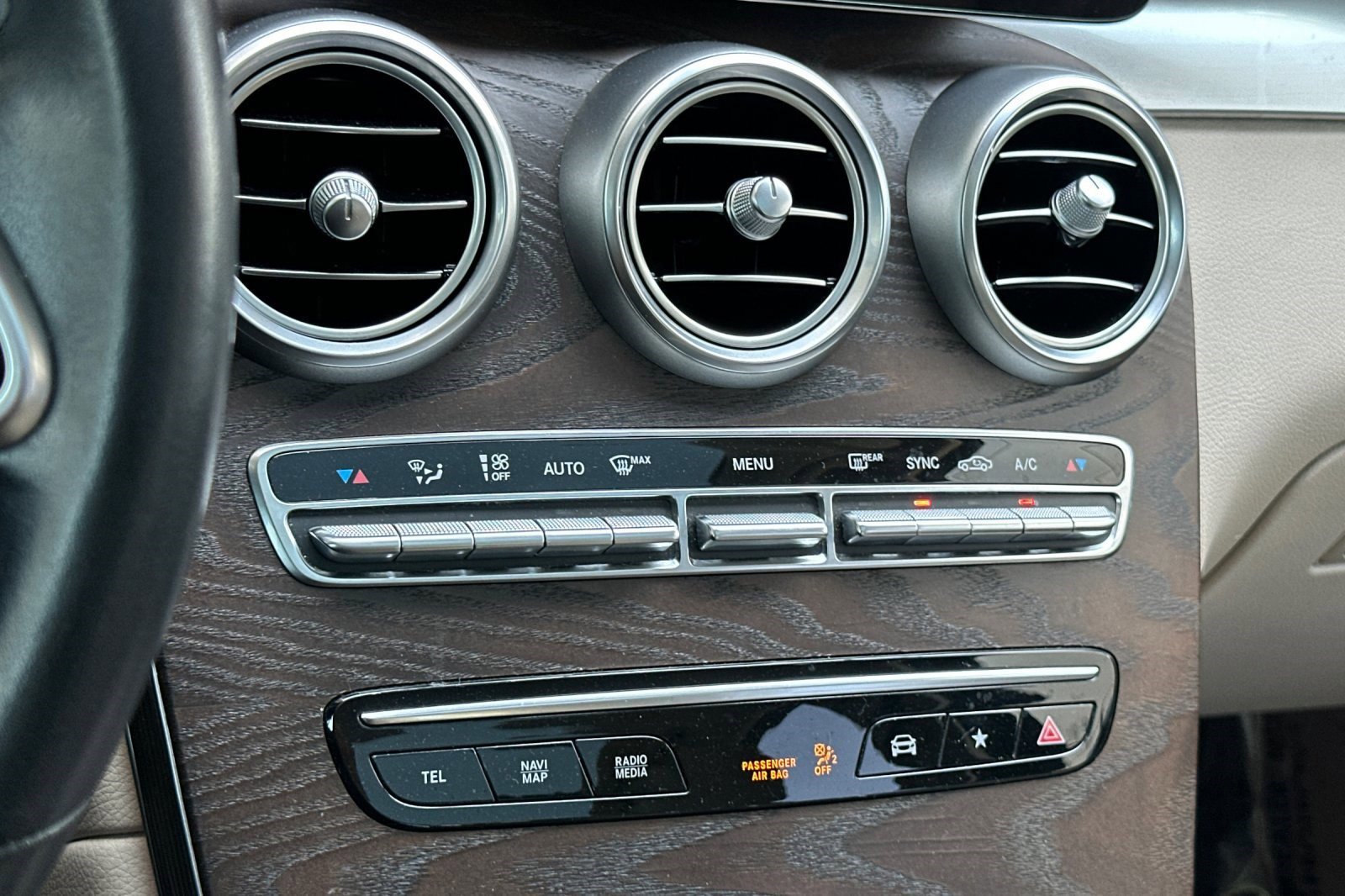 Used 2021 Mercedes-Benz GLC 300 image 25