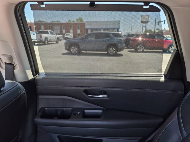 Used 2024 Nissan Pathfinder Platinum AWD/4WD image 30