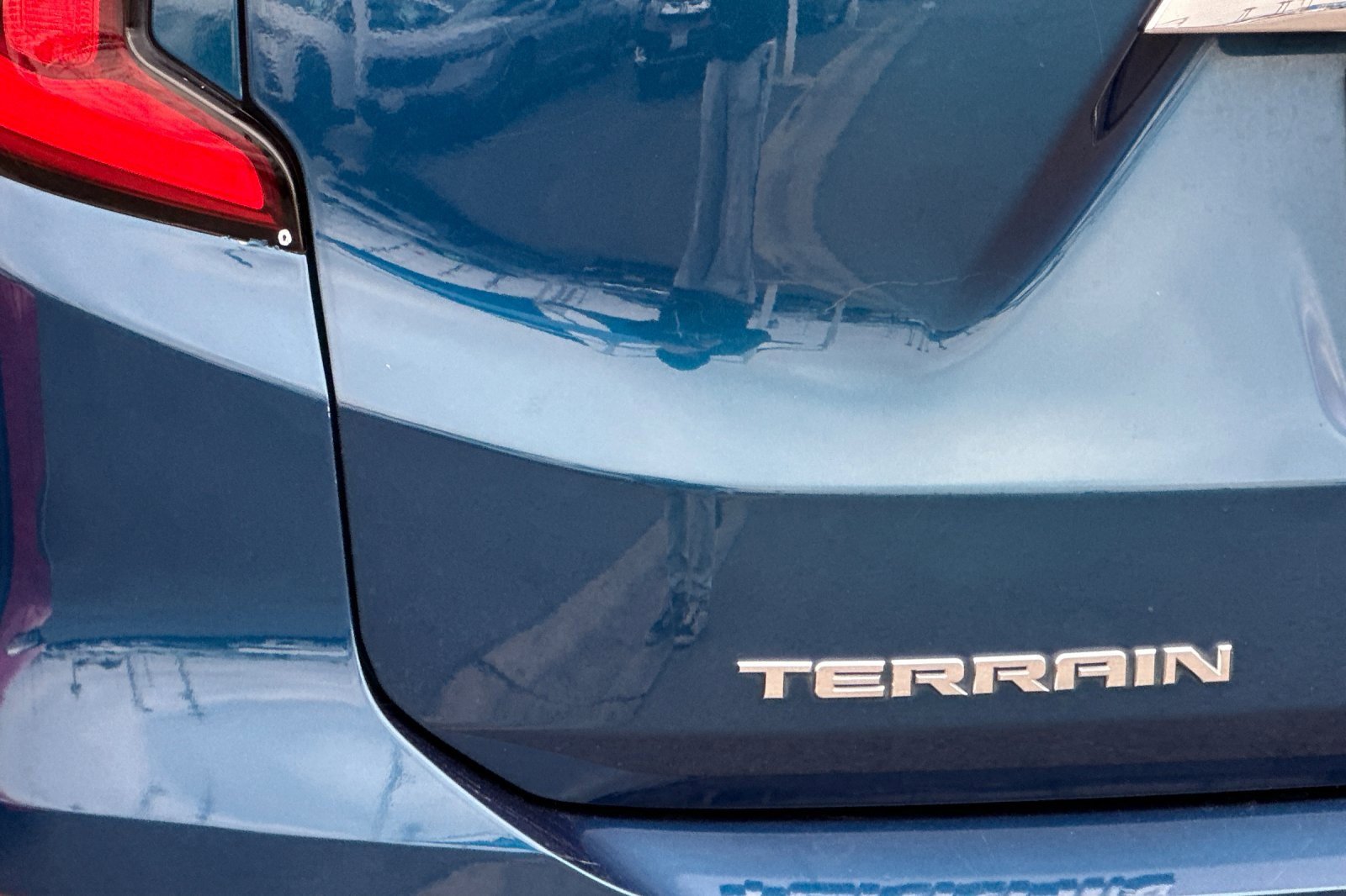 Used 2020 GMC Terrain SLE image 27