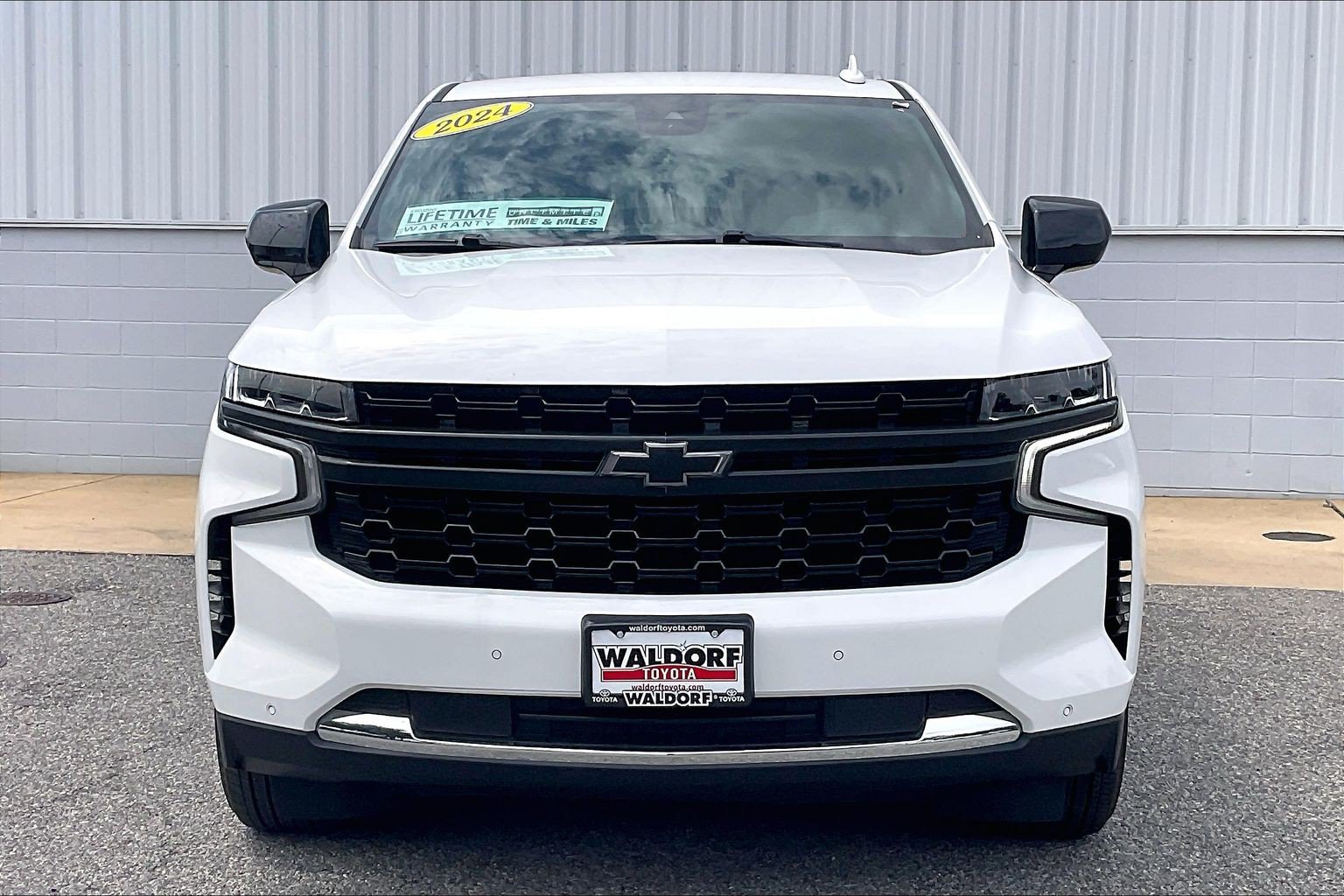 Used 2024 Chevrolet Tahoe LS AWD/4WD image 3