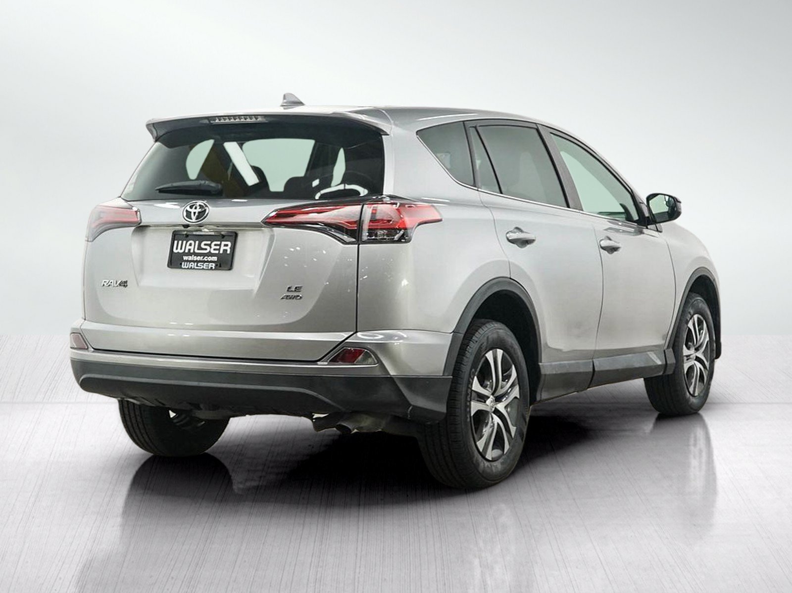 Used 2018 Toyota RAV4 LE w/ All Weather Liner Package AWD/4WD image 5