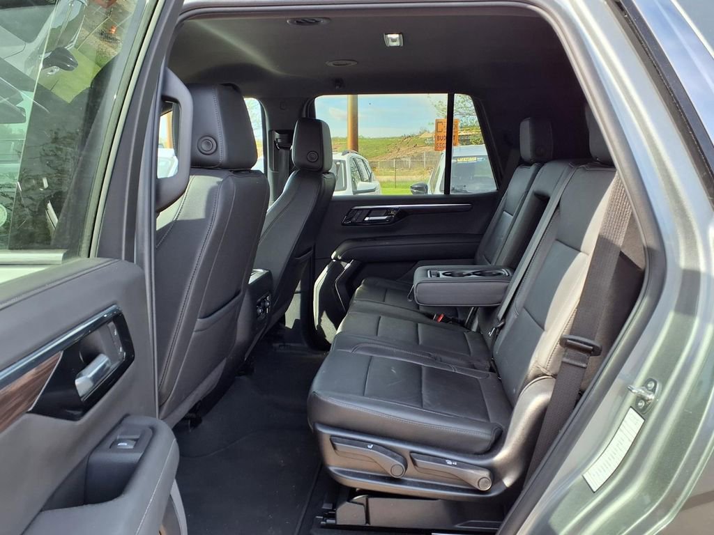 Used 2025 Chevrolet Tahoe LT AWD/4WD image 11