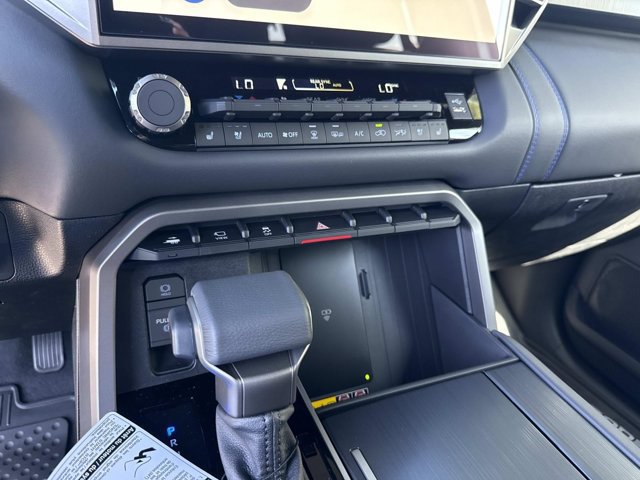 New 2026 Toyota Sequoia Platinum AWD/4WD image 33