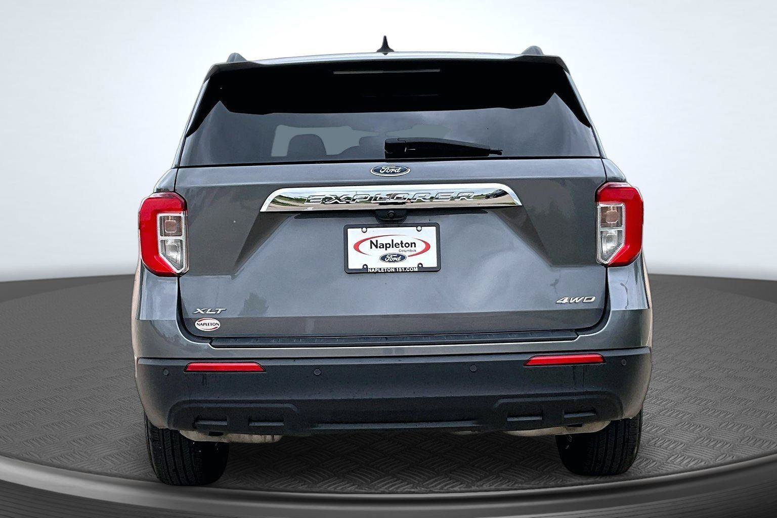 Used 2023 Ford Explorer XLT AWD/4WD image 4